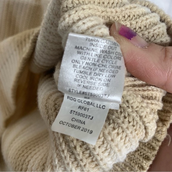 Freshman Tan And Ivory Tie-Dye V-Neck Knit Sweater - Picture 9 of 12